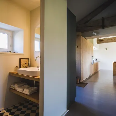 Vila Sleeps 4 Pool Wifi