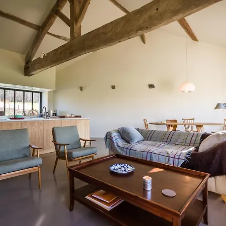 Sleeps 4 Pool Wifi *